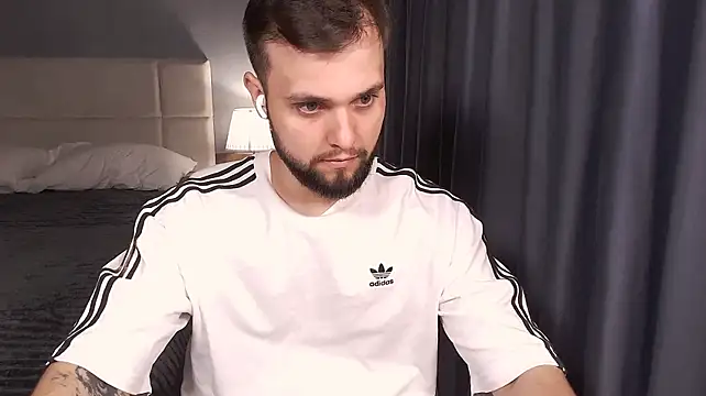 ChillyXO – webcam-show