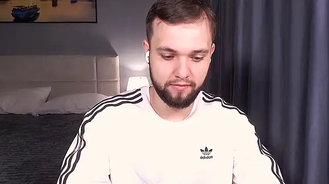Pokazy przed kamerką – ChillyXO