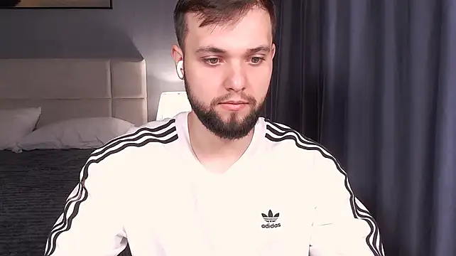 Вебкам-шоу ChillyXO