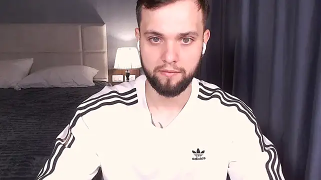ChillyXO webkamerás műsora