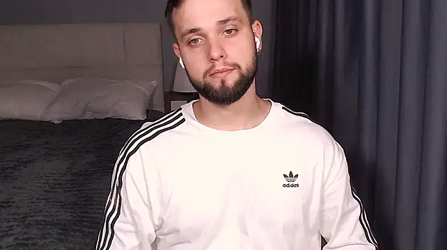 ChillyXO webkamerás műsora