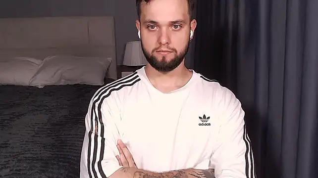 ChillyXO webkamerás műsora