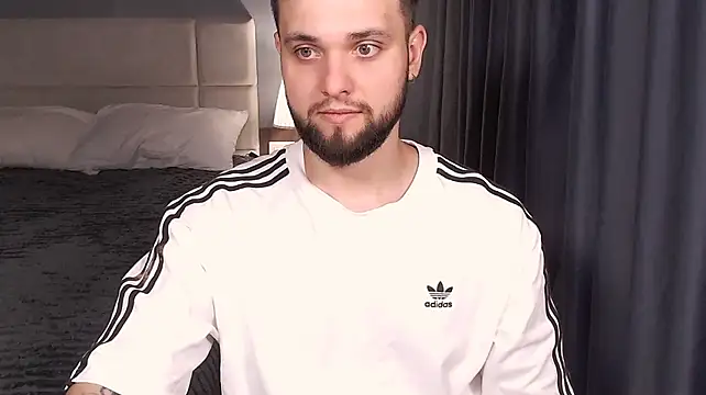 הופעת וובקאם של ChillyXO