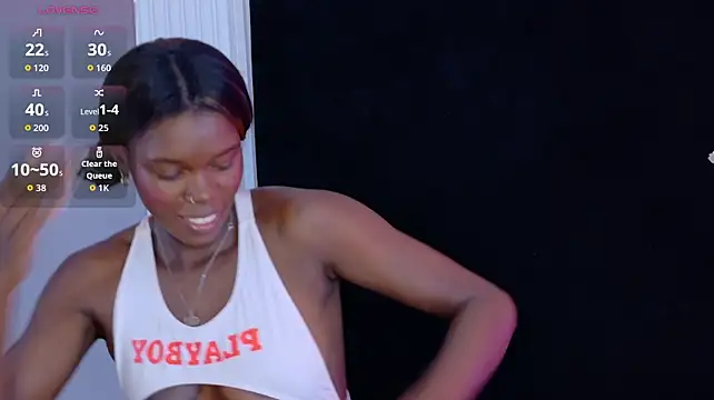 Show modela bonieklent na web-kameri