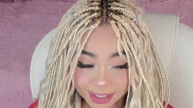 conny__curly Adlı Modelin Canlı XXX Sohbeti
