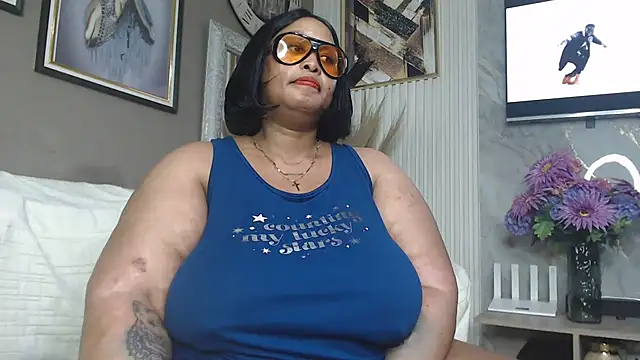 Show de webcam de ThickyMinajxx