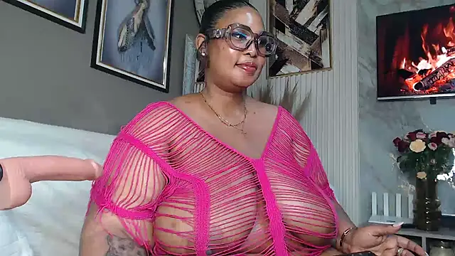 ThickyMinajxx webkamerás műsora