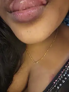 Chat +18 de Aruna-1 ao vivo