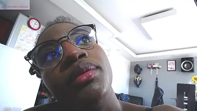 Show de submissive_black_whore na webcam
