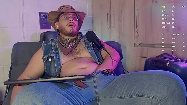 anotherbigboy_ Show in webcam