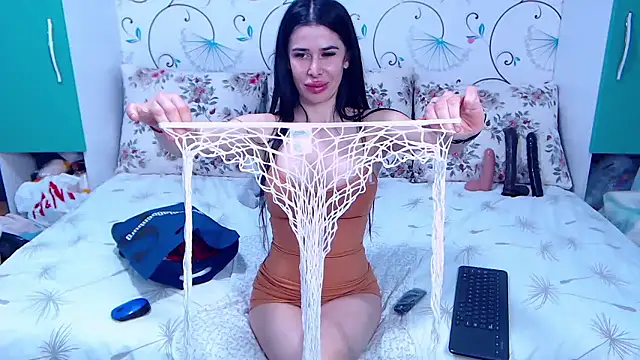 Show modela demiemorre na web-kameri