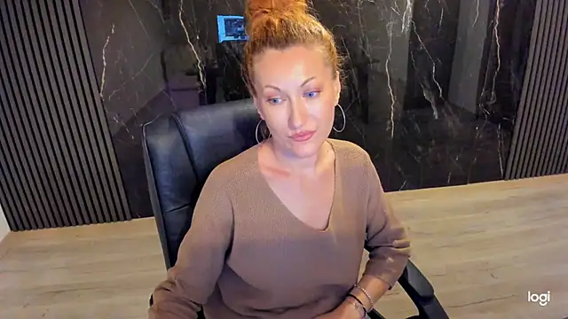 adore-me's Webcam Show