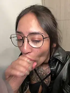 Вебкам-шоу Rae_Lil_White