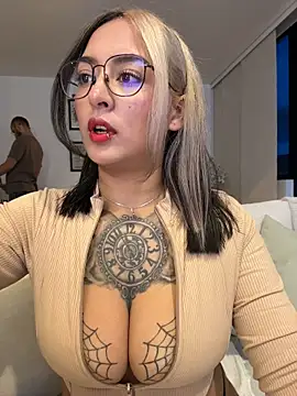 Rae_Lil_White: вебкам-шоу