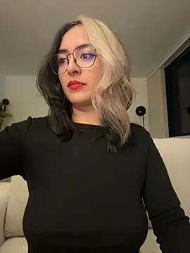 Rae_Lil_White's Live Chat Room