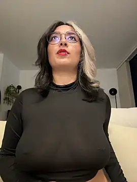 Rae_Lil_White Show in webcam