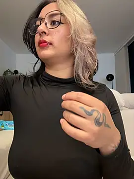 Rae_Lil_White Webcam show