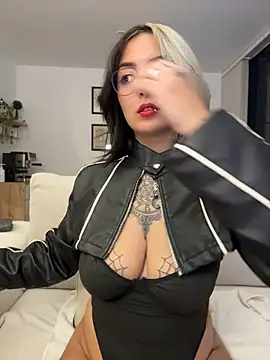 Rae_Lil_White: διαδικτυακό σόου στην κάμερα