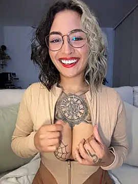Rae_Lil_White Webcam-Show