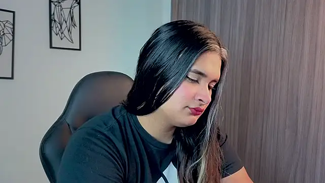Bonnie__Bennett Pertunjukan Webcam