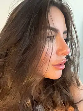 Chat XXX en directo de sukhakunis1