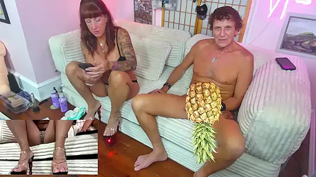 sexyandjagundo@xh's Webcam Show