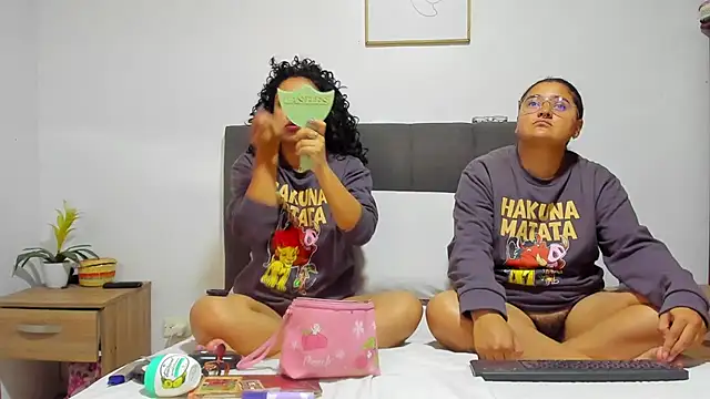evaa_miaa Pertunjukan Webcam