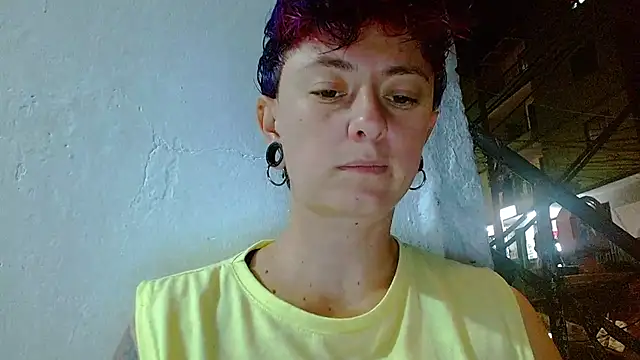 tomboyblue: διαδικτυακό σόου στην κάμερα