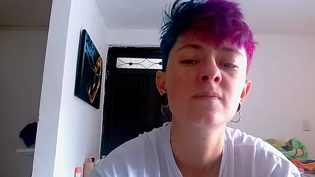 tomboyblue élő chatszobája