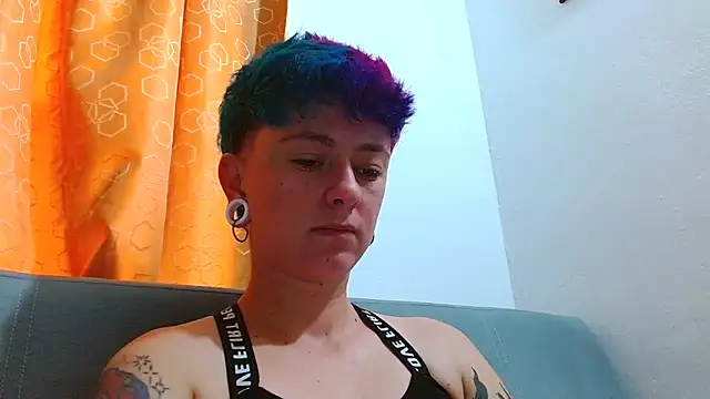 tomboyblue's Live XXX Chat