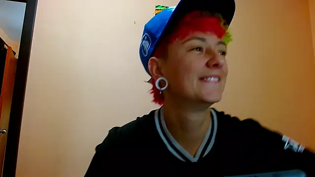 tomboyblue Adlı Modelin Canlı XXX Sohbeti