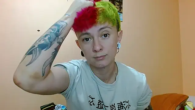 Živá chatovací místnost tomboyblue