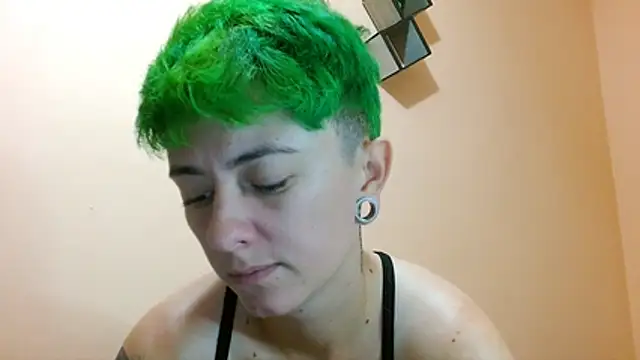 tomboyblue's Live XXX Chat