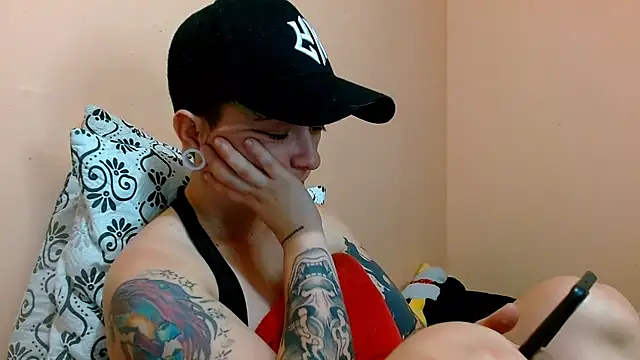 tomboyblue's Live XXX Chat