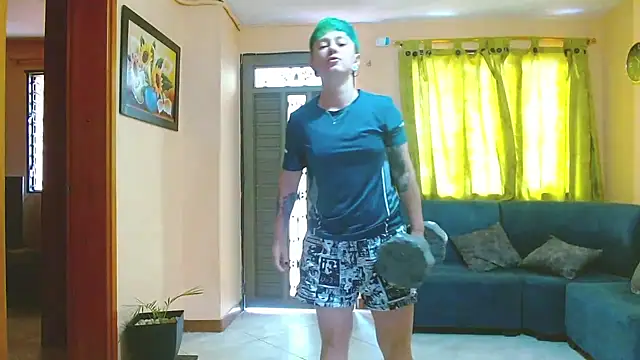 צ'אט XXX בשידור חי של tomboyblue