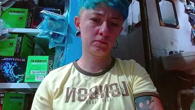 tomboyblue's Live XXX Chat