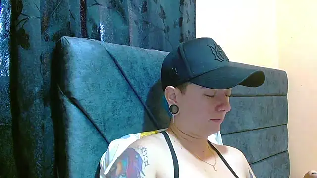 tomboyblue Live XXX-chat