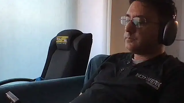 TheSexLegend Show in webcam