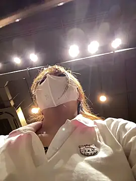 Lina-Xuka81 现场性爱视讯表演