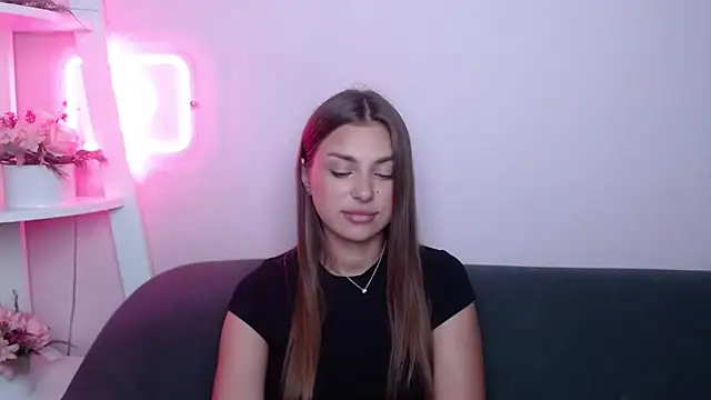 Chat +18 de MilanaAngelAs ao vivo