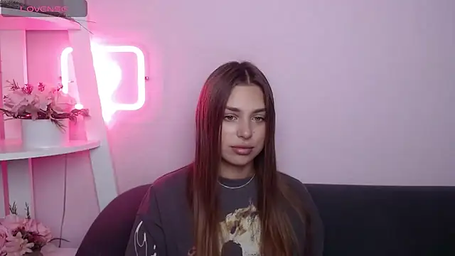 Chat +18 de MilanaAngelAs ao vivo