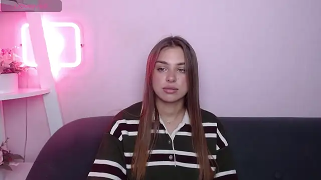 MilanaAngelAs' Live XXX Chat