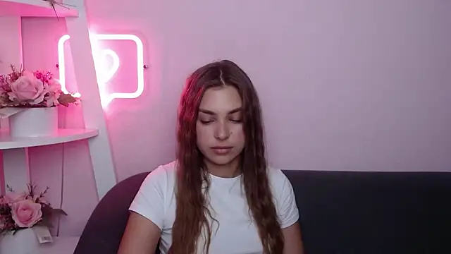 MilanaAngelAs XXX чат на живо