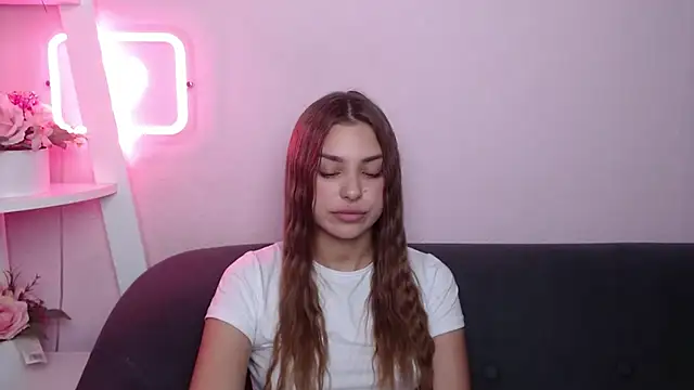 MilanaAngelAs Adlı Modelin Canlı XXX Sohbeti