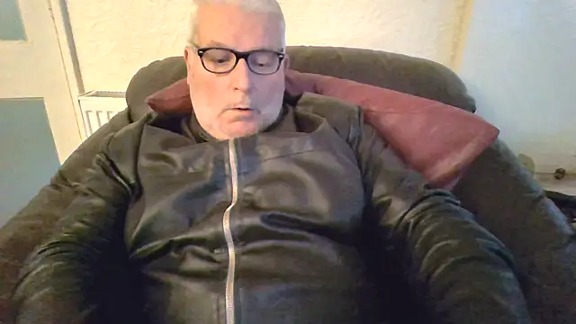 Leatherman63's Webcam Show