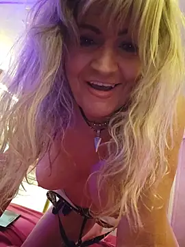 הופעת וובקאם של annika_lately
