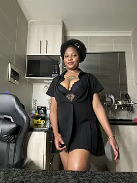 Renee-18 Adlı Modelin Canlı XXX Sohbeti