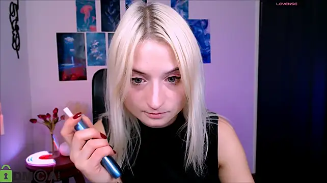 melisa_white1 Show in webcam