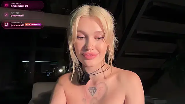 Show modela Golden_Aline na web-kameri
