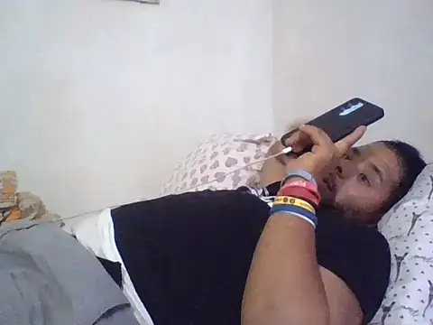 Show modela Dj-yefri-pauta na web-kameri